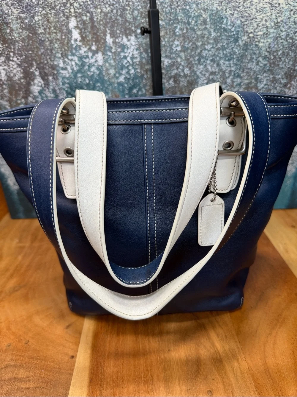Coach Vintage 2005 Coastal Hampton Leather Tote Navy/White‎ Satchel (VGUC)